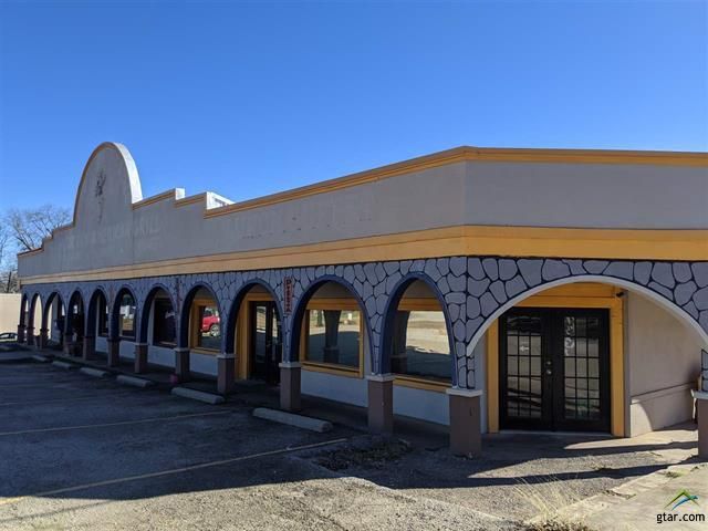 102 E Broadway St, Big Sandy, TX 75755